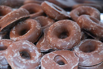 Choc Aniseed Rings in 1kg bag