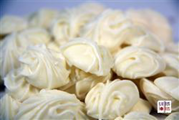 White Choc Whirls in 8kg carton